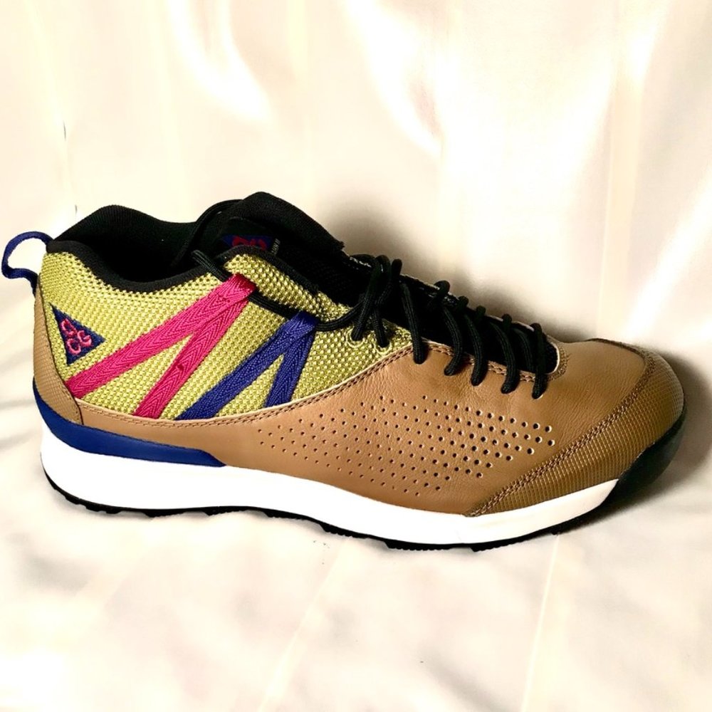 NIKE ACG OKWAHN II - Golden Beige / Deep Royal Blu